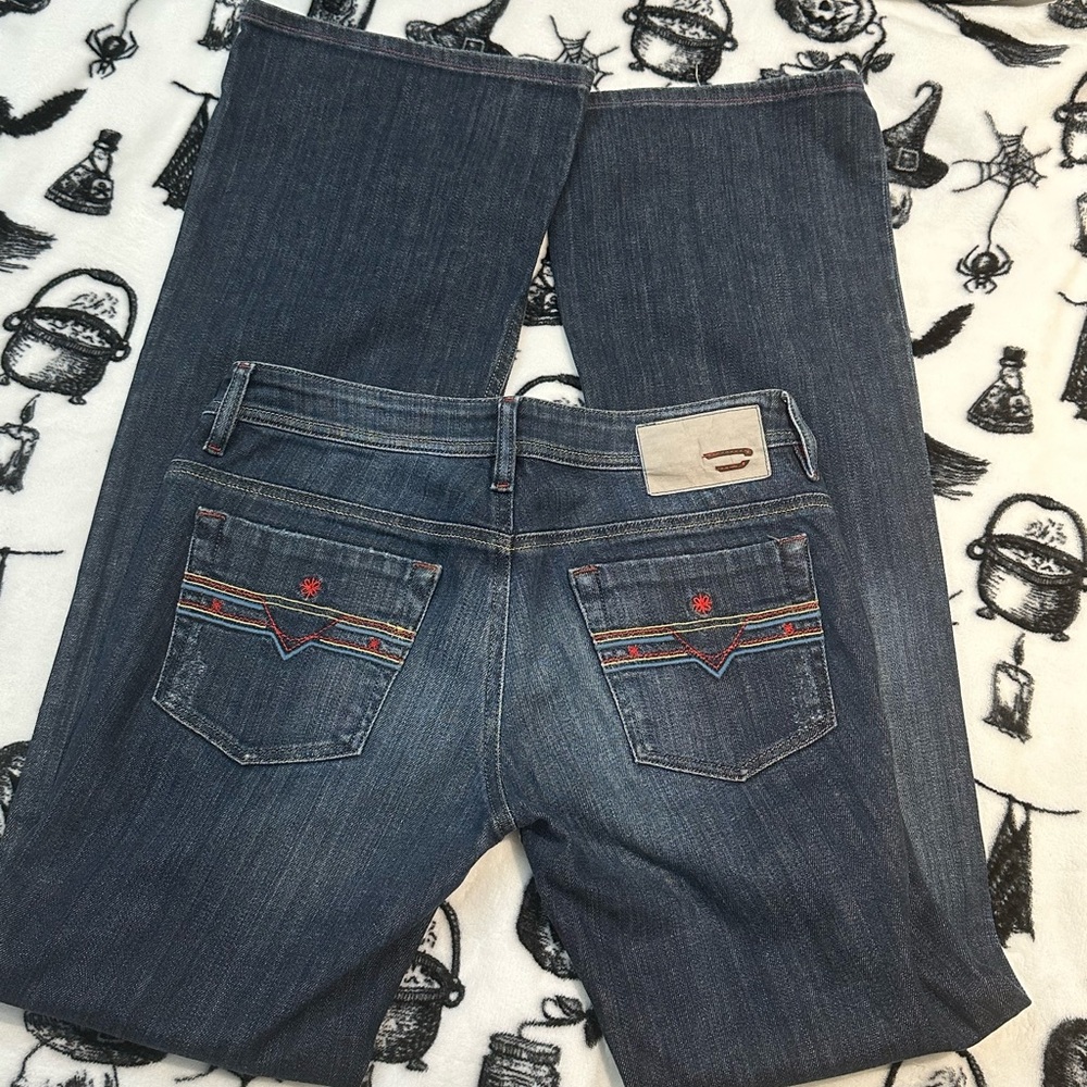 DIESEL women's bebel b.c. stretch flare jeans with embroidered pockets. W28 L32.